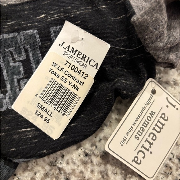 NWT Lambeau Field grey football NFL tee size S - Picture 9 of 10